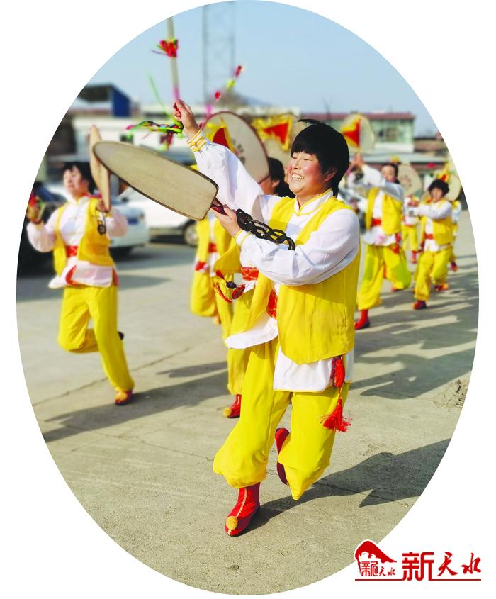  古镇百“花”齐放 陇上女子旋鼓舞队惊艳亮相粤港澳