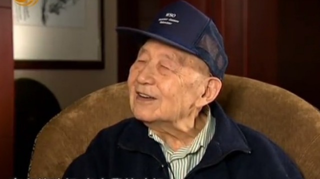 在西南联大上学时，何兆武曾在学校读过四个系