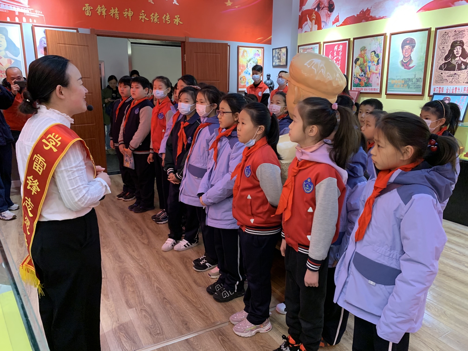 “书香换花香&middot;雷锋日公益行”活动成功在崂山如是书店举办