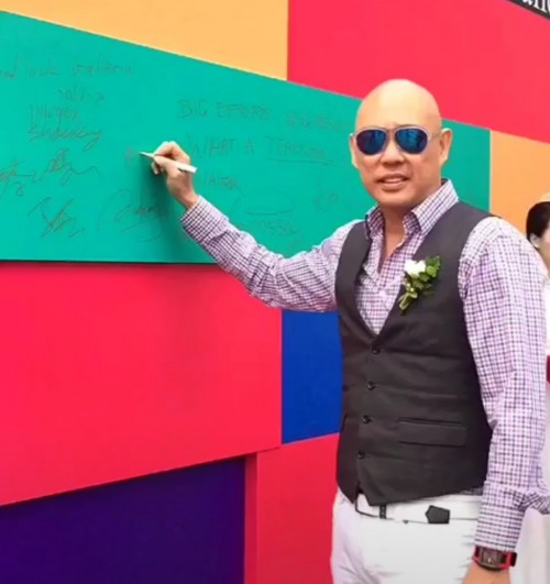 杨振兆的真实身份曝光:走在路上,总会被人