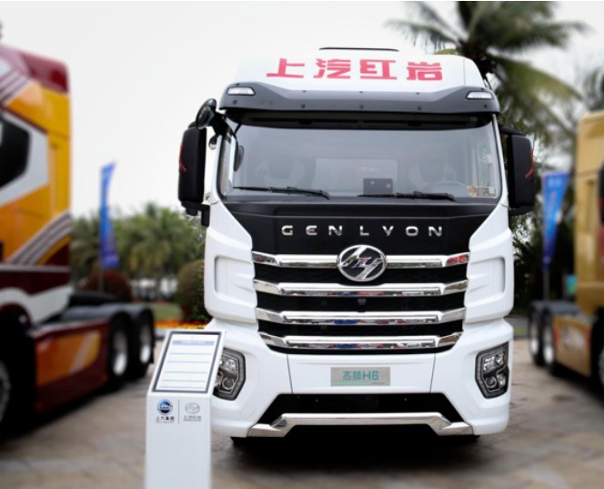 据了解,红岩杰狮h6纯电动牵引车是上汽红岩h6系列重卡中的明星产品