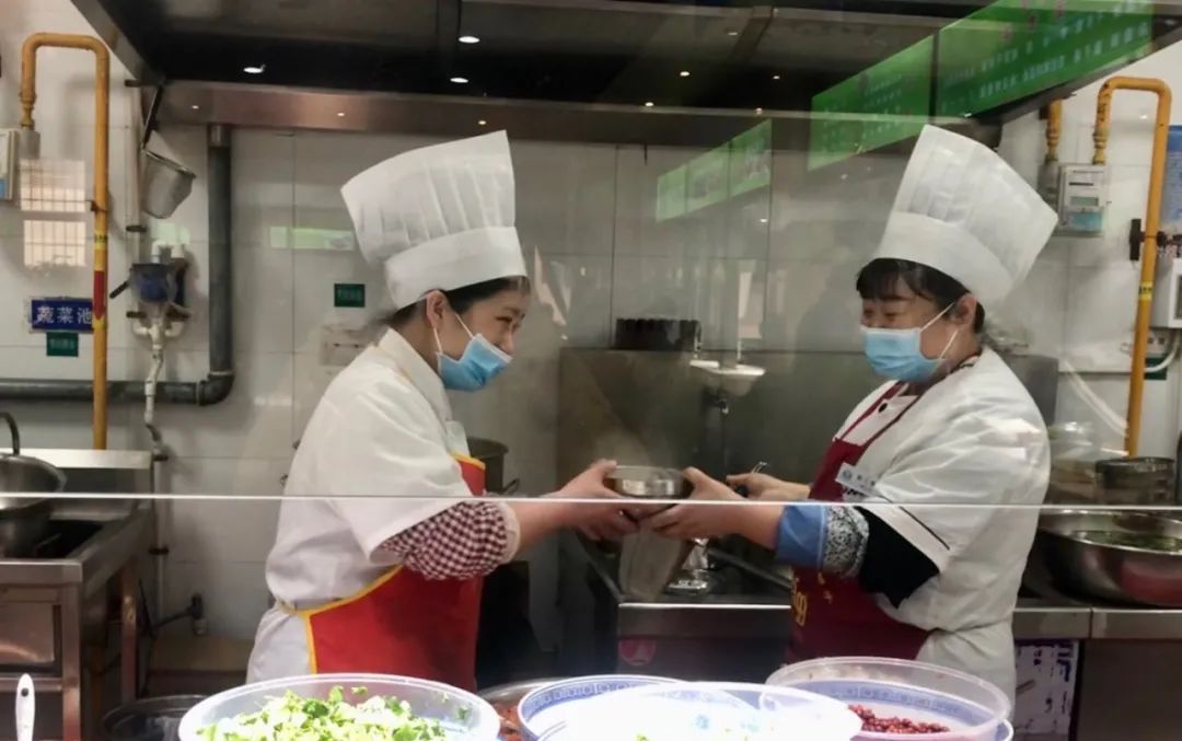 西安医学院一附院"她"力量 送你一朵小红花@女神