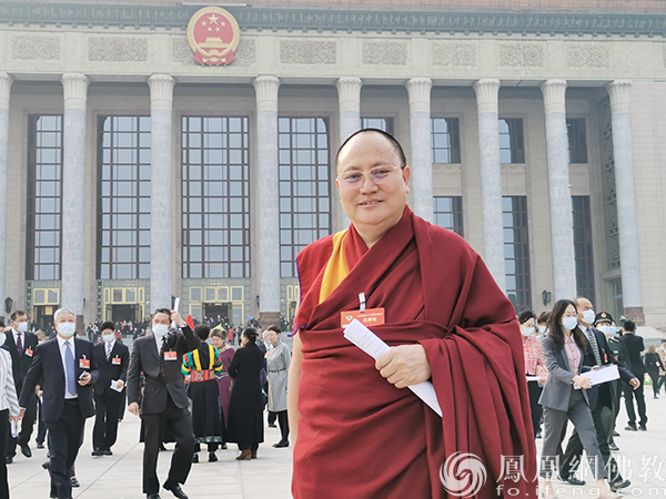 Member Chinese People's Political Consultative Conference and Deputy Secretary-General of the Chinese Buddhist Association, Daza Ga, let Tobdanlaxi take measures (Source: Fenghuang. com Buddhism)