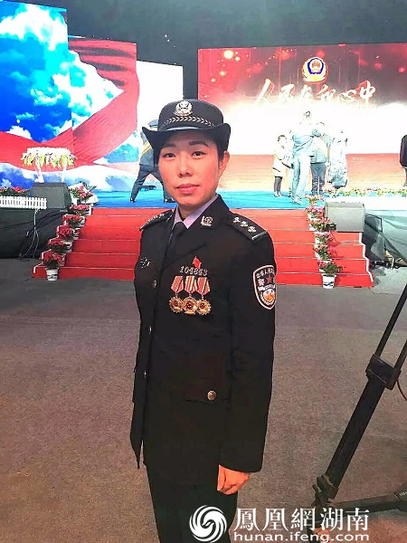 欧兰英获奖照片