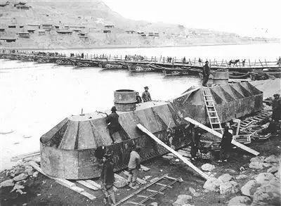 修建兰州黄河铁桥时的老照片