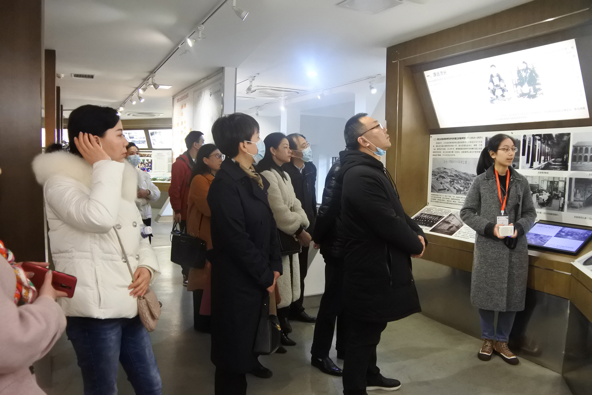 百年高校樱花盛！中华路街组织区人大代表、政协委员走进武汉大学