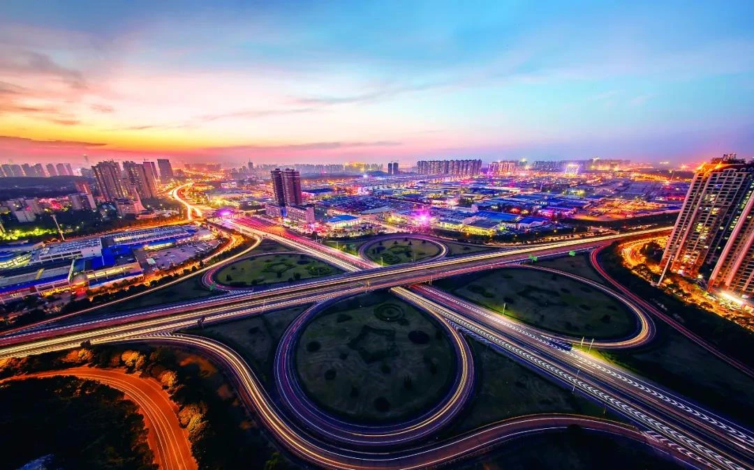 ▲ 图为星沙县城流光溢彩（长沙县委宣传部 供图）