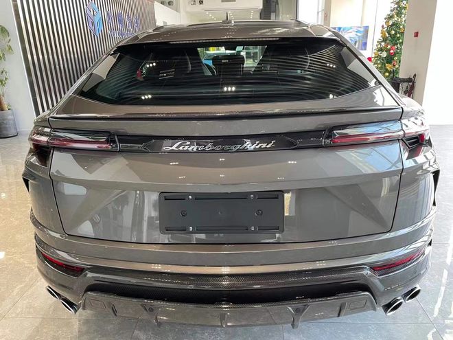 进口21款兰博基尼urus采用航空设计理念