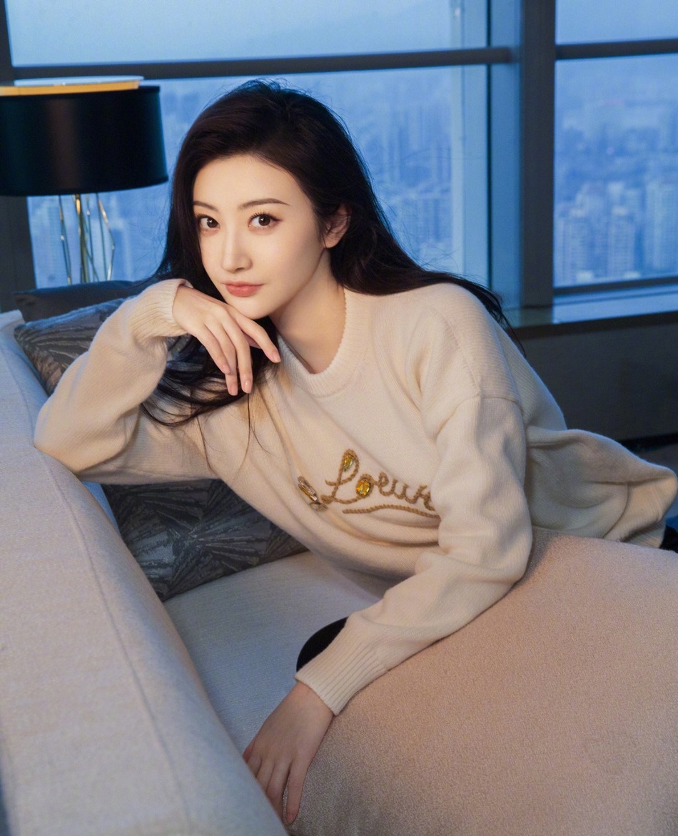 景甜罕见童年照曝光浓眉大眼从小美到大