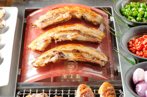 烤江南水晶瓦片烤肉行业爆品让人欲罢不能