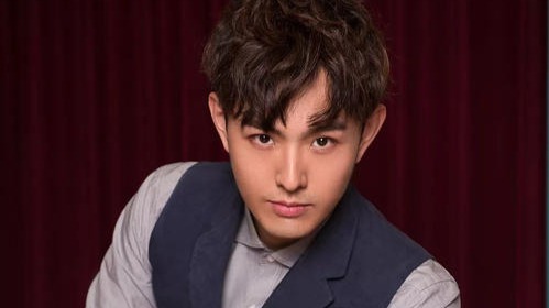 邓男子回忆表演魔术惊险时刻,差一点自己就聋了