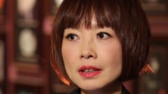 张靓颖的母亲曾干扰靓颖的感情，鲁豫：我特别尊重靓颖的做法