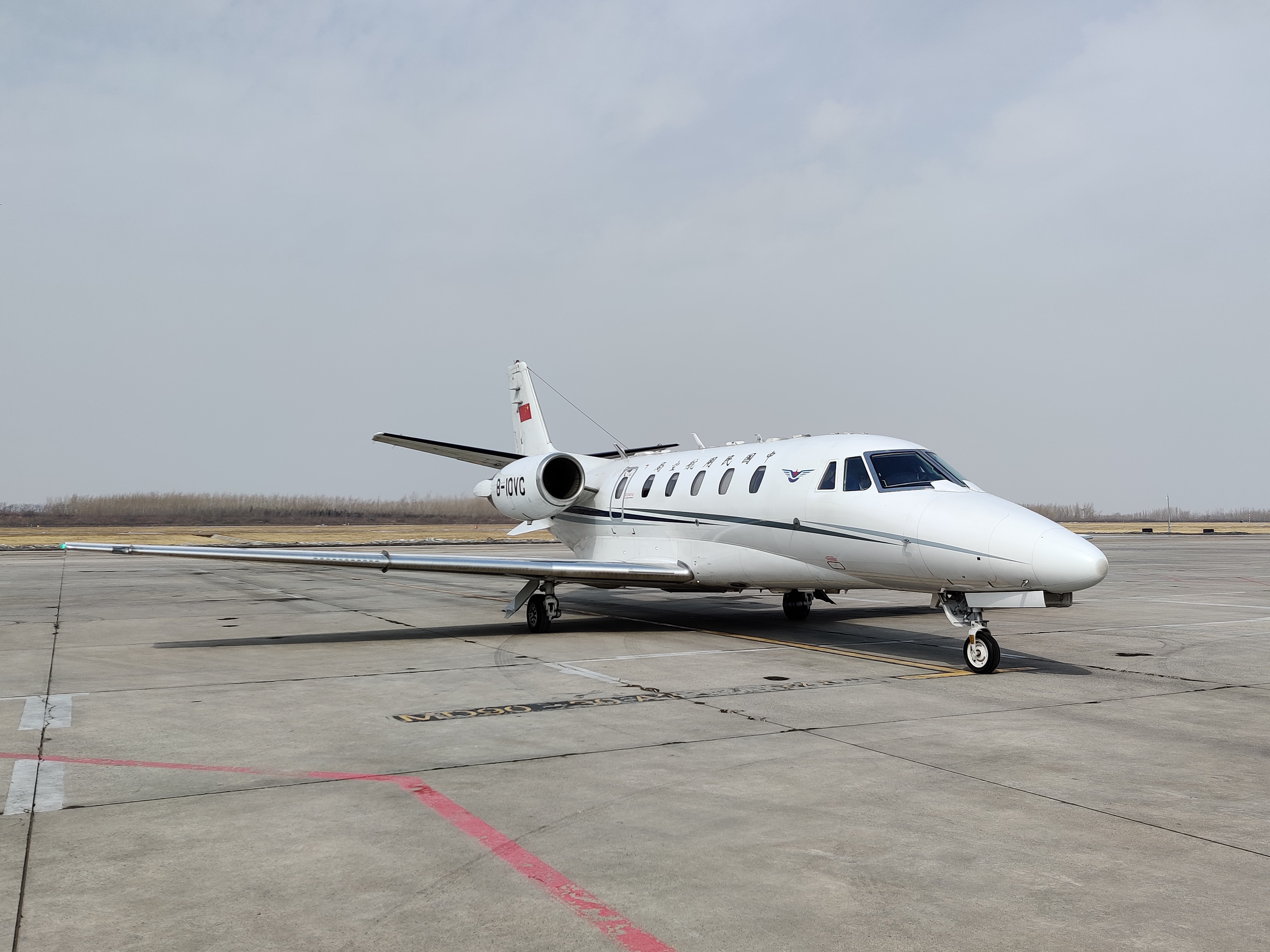 吉林空管分局飞行服务室保障龙嘉机场校飞工作顺利完成