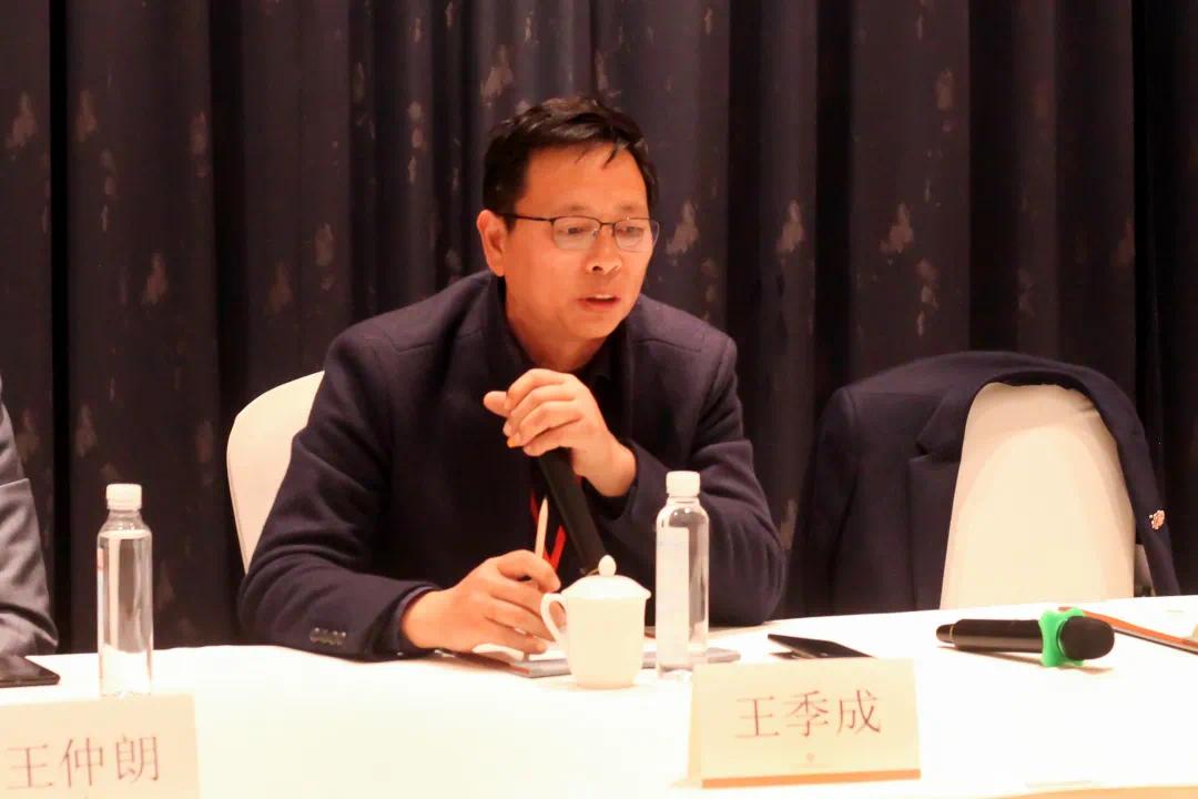 王季成中国花卉协会茶花分会副会长