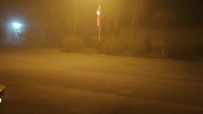 内蒙古多地现强沙尘暴 气象部门发布195个气象预警