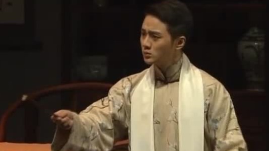 演员余少群成功拜师后，曾因扮演少年梅兰芳一炮而红