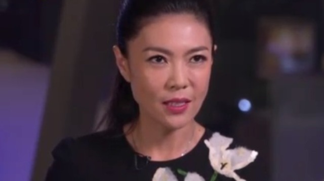 苏芒作为时尚界的新手，她是如何创办《时尚芭莎》的？