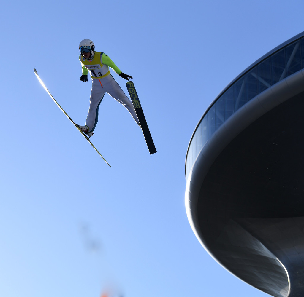 北京冬奥会测试活动正式启动 冰雪运动员起舞雪如意