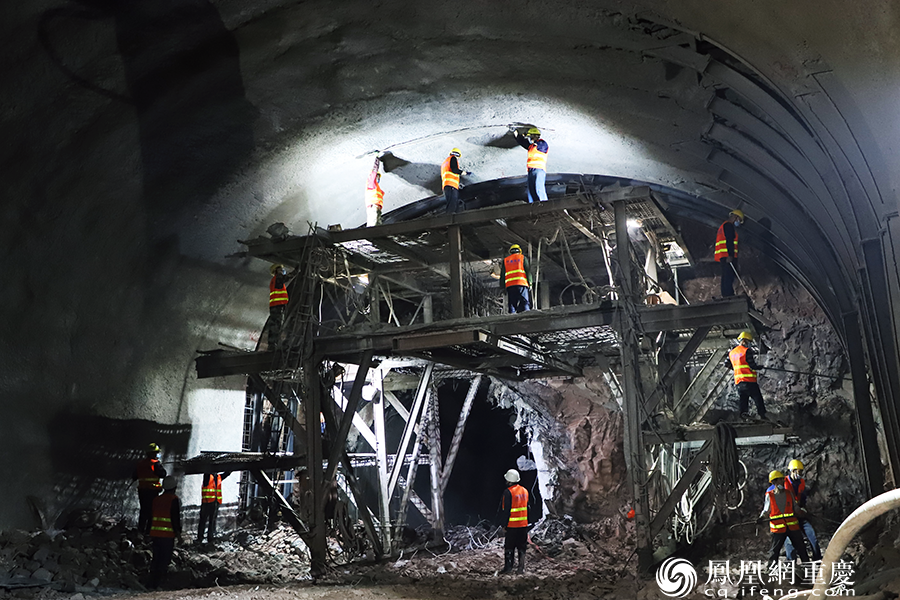 9号线一期工程邮轮母港站隧道断面扩挖。