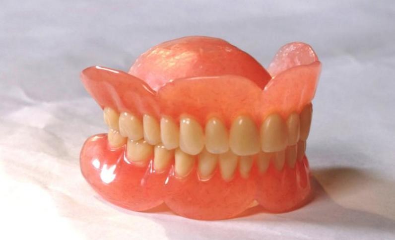 假牙种类图片