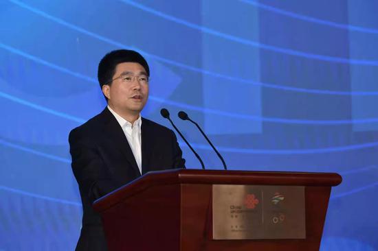 图为买彦州致辞