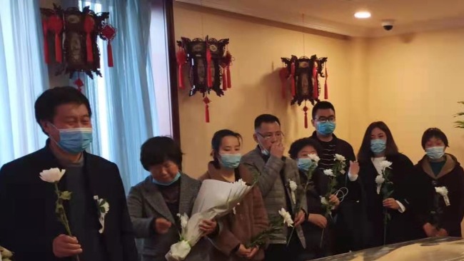 3月24日7时30分许，姚策家属在北京八宝山殡仪馆为其举行遗体告别仪式。新京报记者 刘名洋 摄