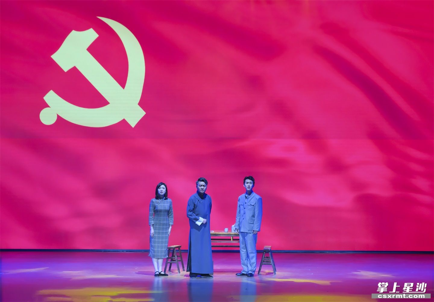 红色廉政舞台剧《传承》。章帝 摄