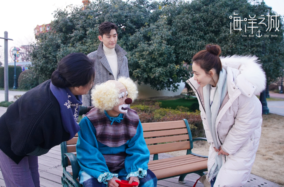 该剧展示了“移动地球村”的故事