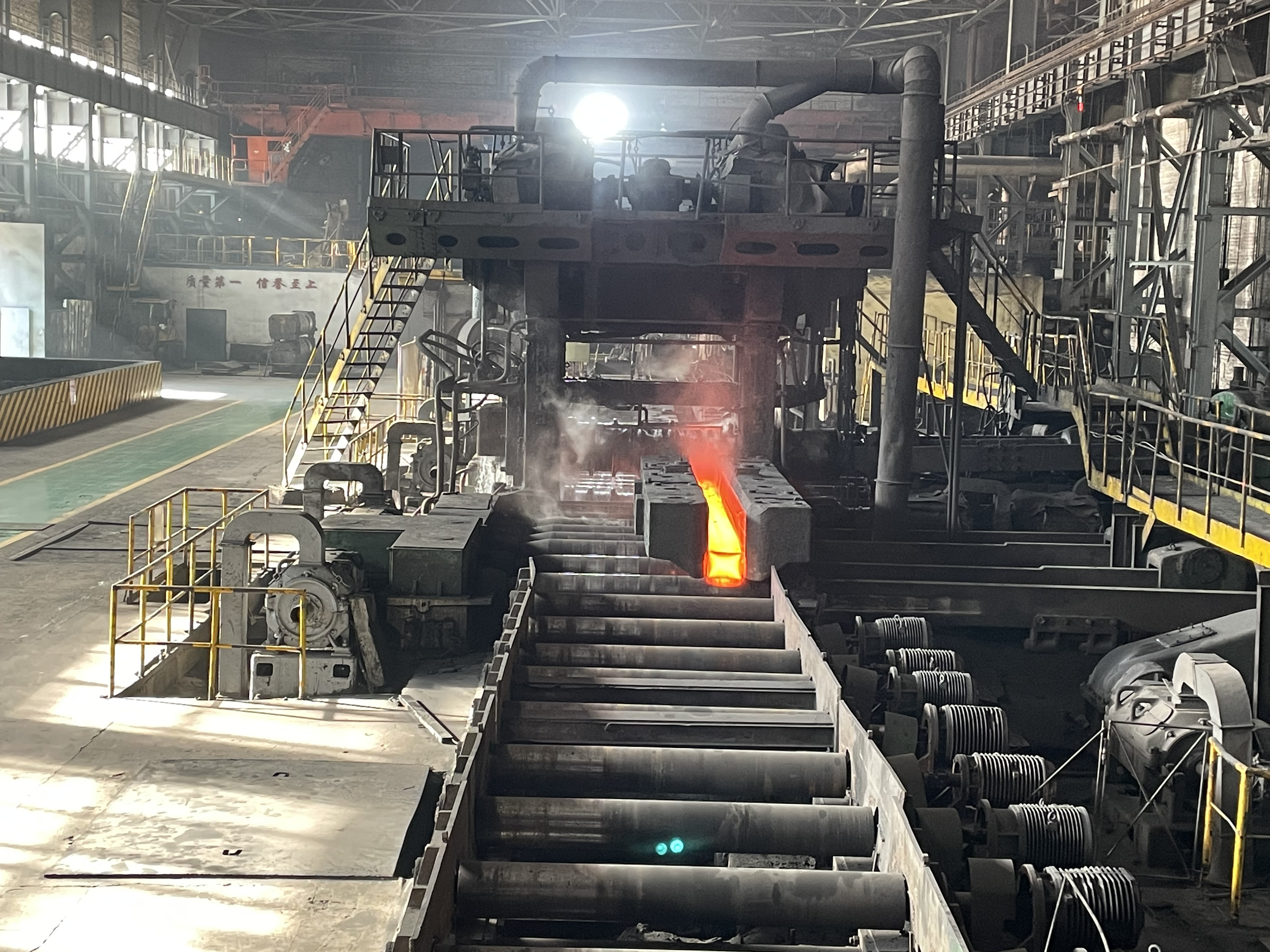 建龙北满轧钢大棒生产线车间