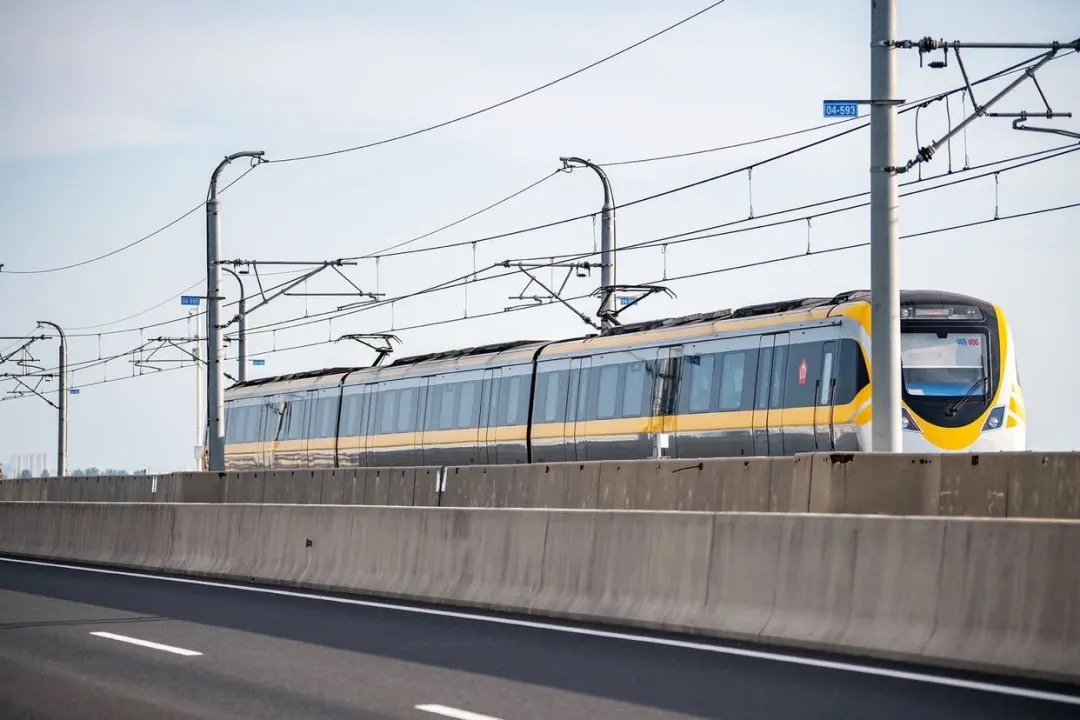 项目毗邻南京地铁s9号线(宁高城际),11站达南京南站,轻松际会主城繁华