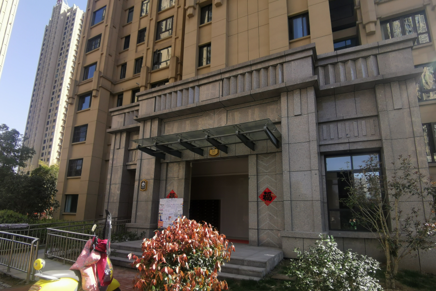 电梯是否联动六安紫御府小区业主和物业各有各的说法