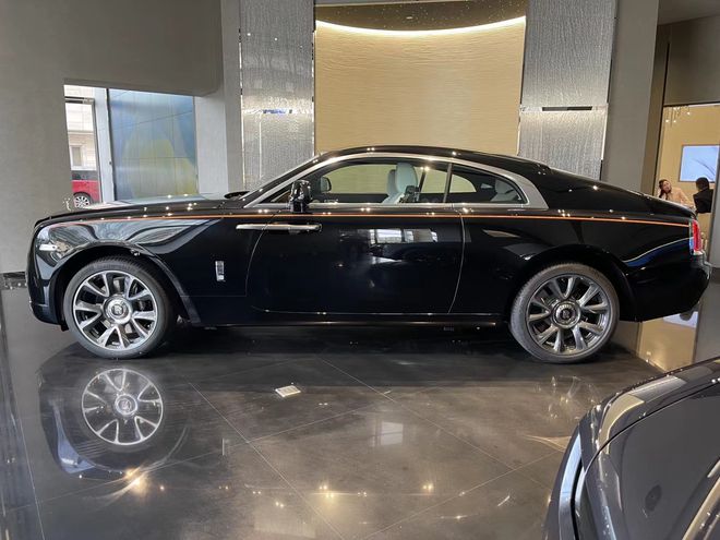 劳斯莱斯魅影全新升级散发着经典与时尚