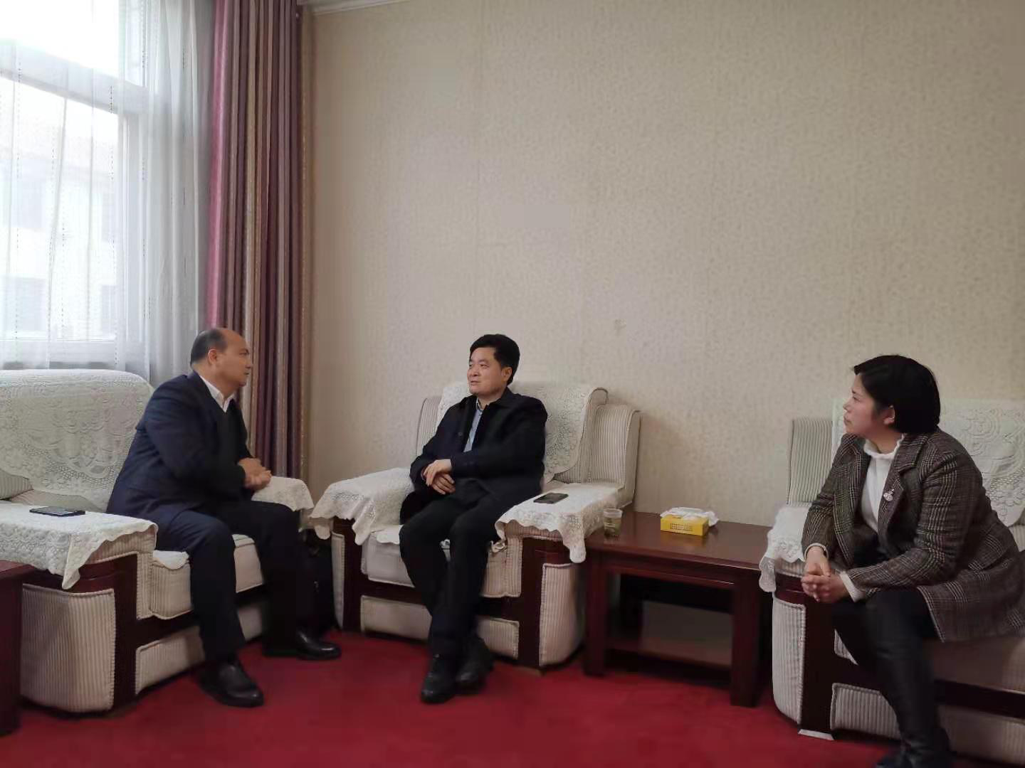 邮储银行十堰市分行党委书记行长朱华勇赴驻村扶贫点调研乡村振兴工作