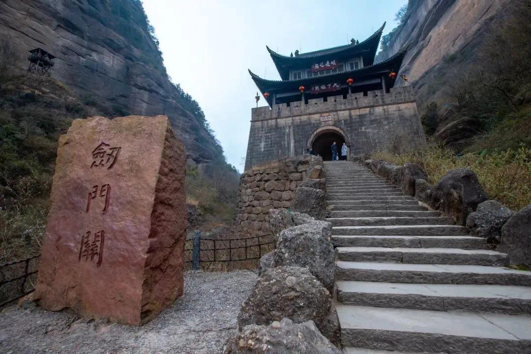 临汾广元豹女狼婆家娘家一样亲两个家乡都很美