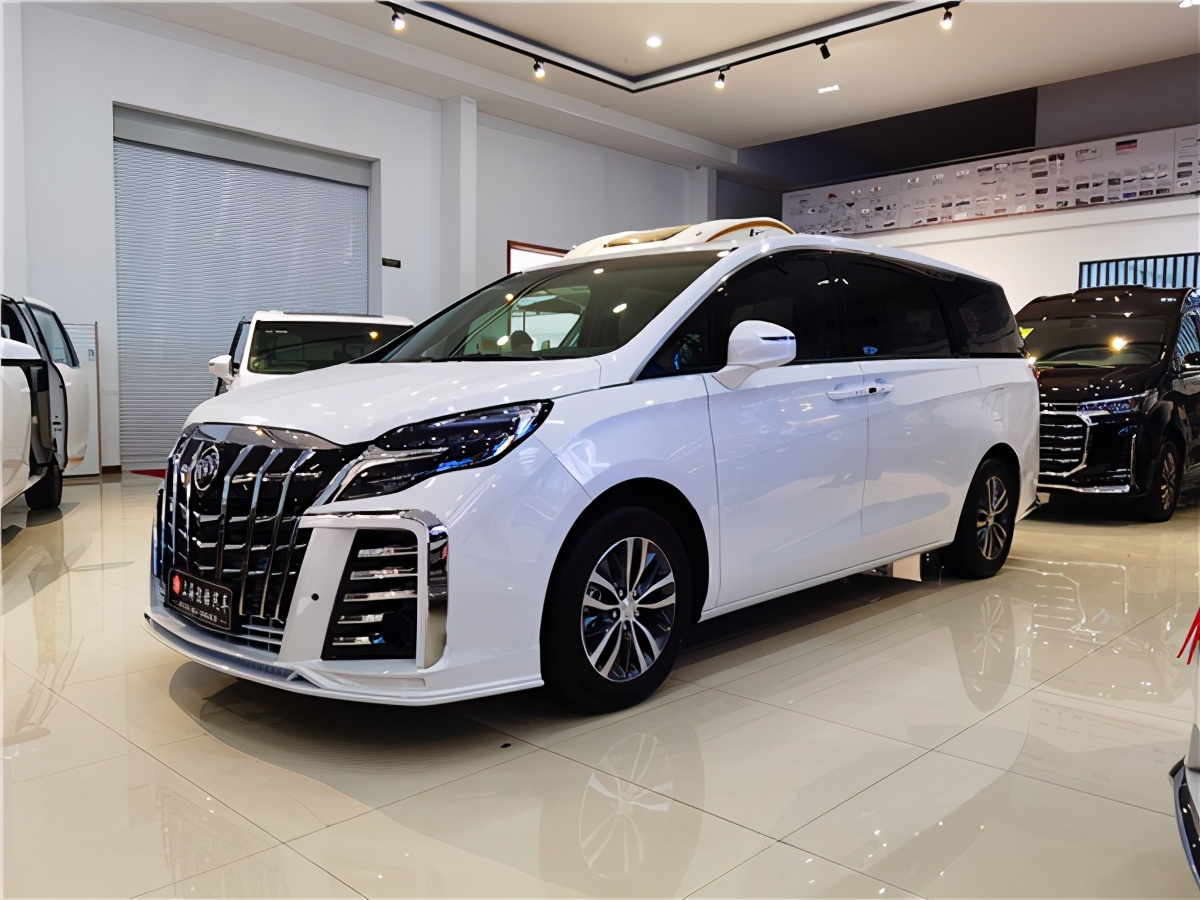 别克gl8陆尊雅典娜版七座商务车