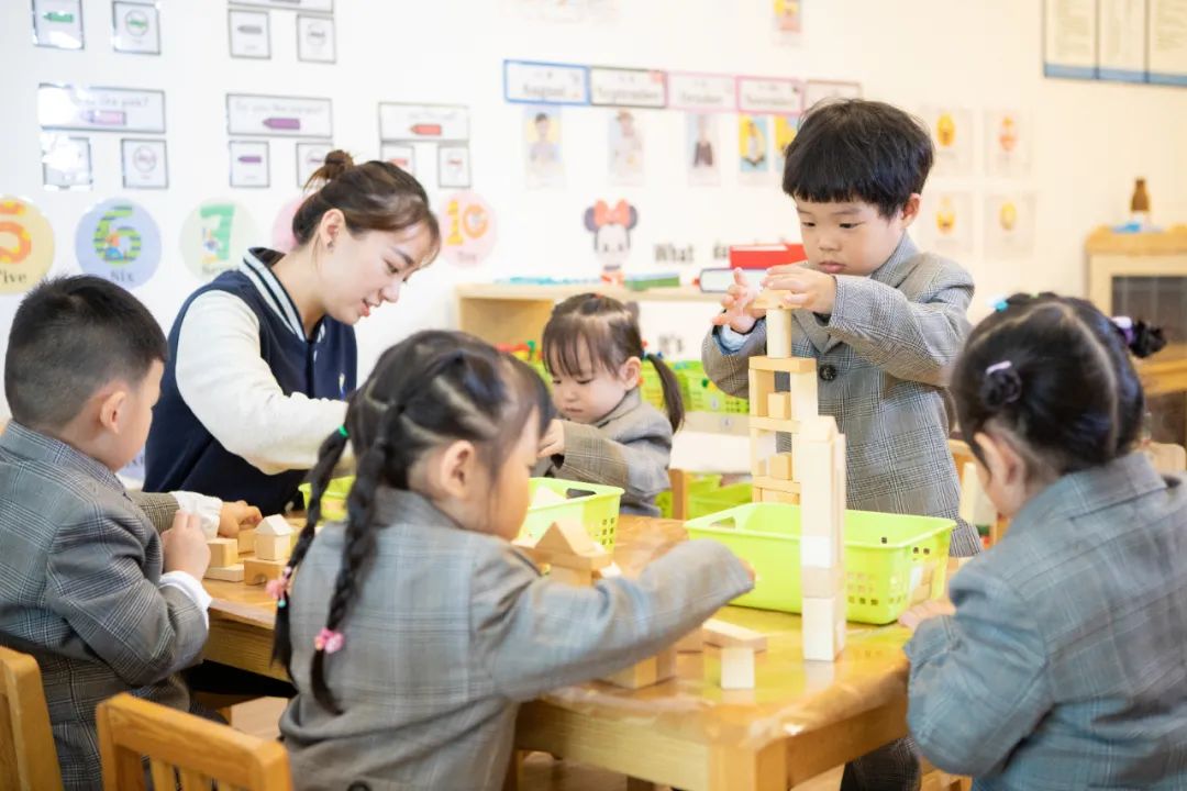 芙蓉区红黄蓝幼儿园：打造高端品牌 接轨国际教育