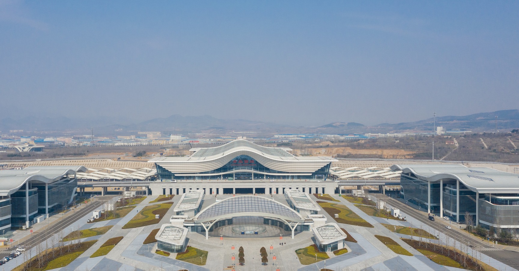 构筑产业聚集新高地 新区打造国家综合交通枢纽新样板凤凰网青岛_凤凰