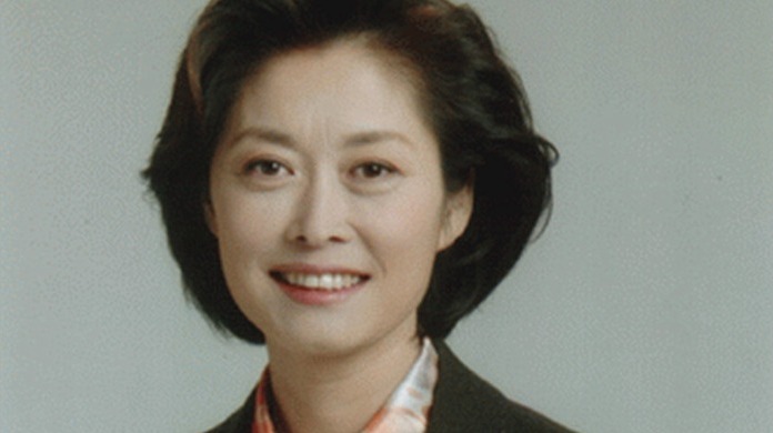 敬一丹畅谈退休生活:退休后有更多机会和观众面对面_凤凰网视频_凤凰网