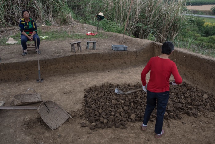 2018年，三星堆遗址区的发掘工作现场。