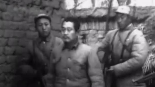 淮海战役后，杜聿明混在被抓的大批俘虏中，是如何被识破的？