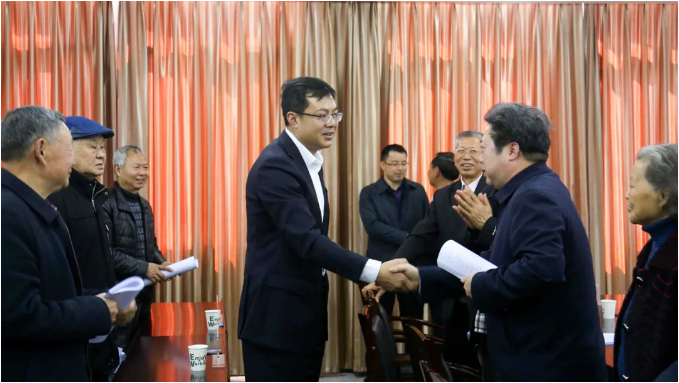 云阳区委书记覃昌德履新一周干了啥？