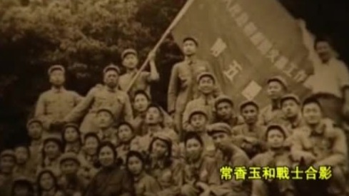 常香玉到朝鲜战场慰问演出，与战士们产生了深厚情感