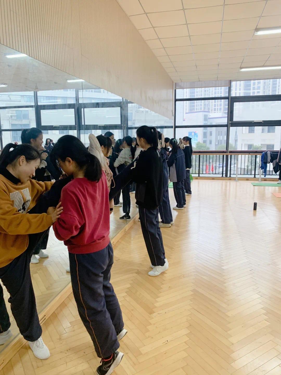 再創佳績杭州學軍中學海創園學校啦啦操隊獲全市一等獎