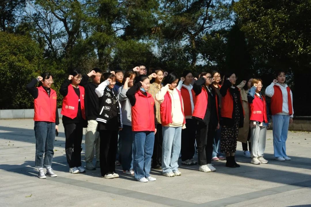 追忆历史丰碑，传承革命意志