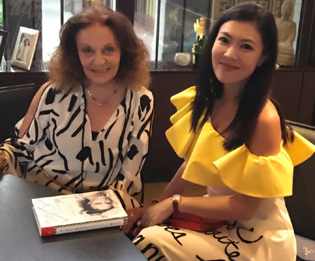 洪晃与苏芒的十年恩怨被赵丽颖用一条裙子解决了