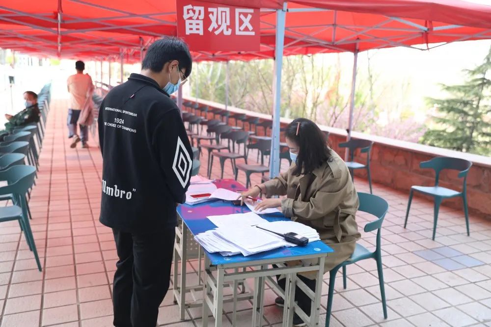 留观区静候三十分钟