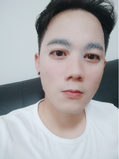 为何伊的家时尚达人苏灿老师深受女性客户欢迎