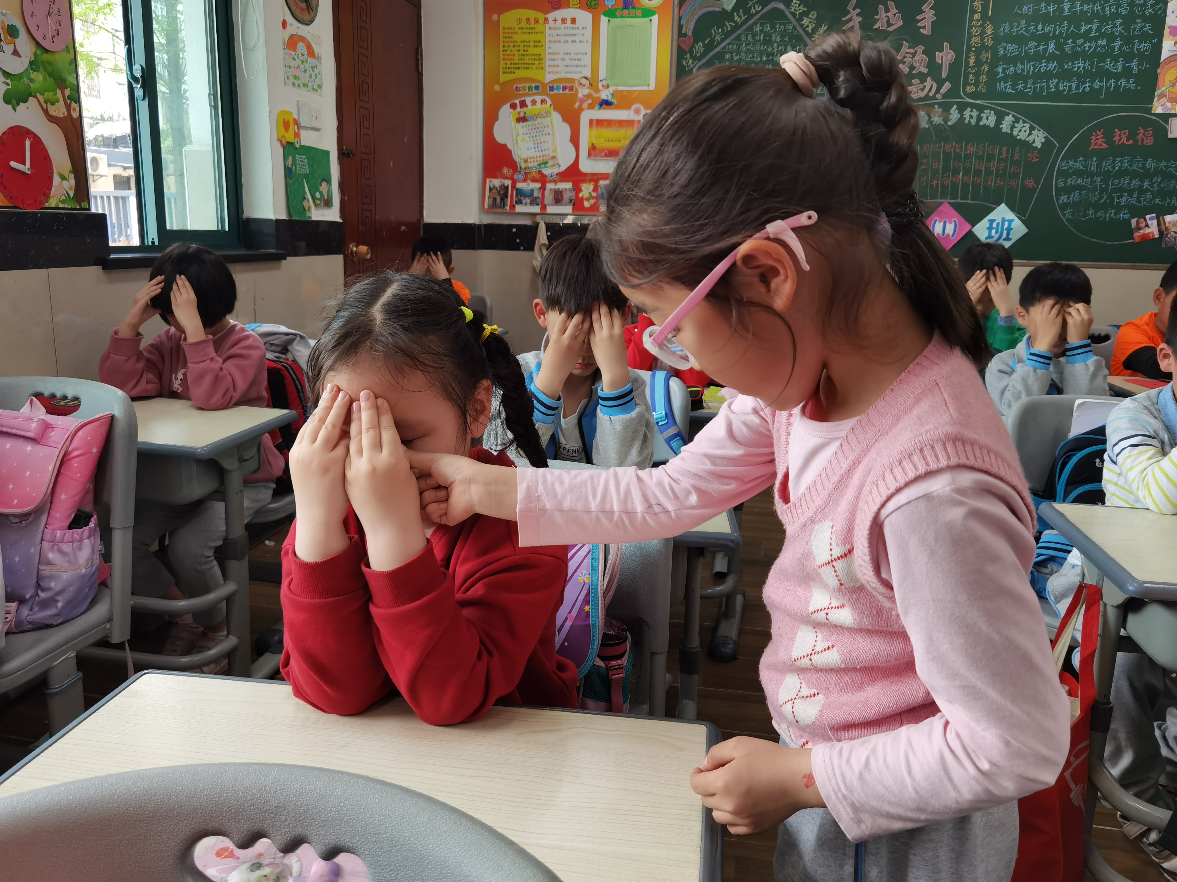 杭州市德天实验小学：禁止手机进校园 呵护眼睛我行动