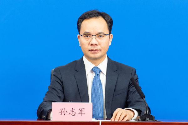 市委组织部副部长,市人社局局长孙志军.记者任勇 摄