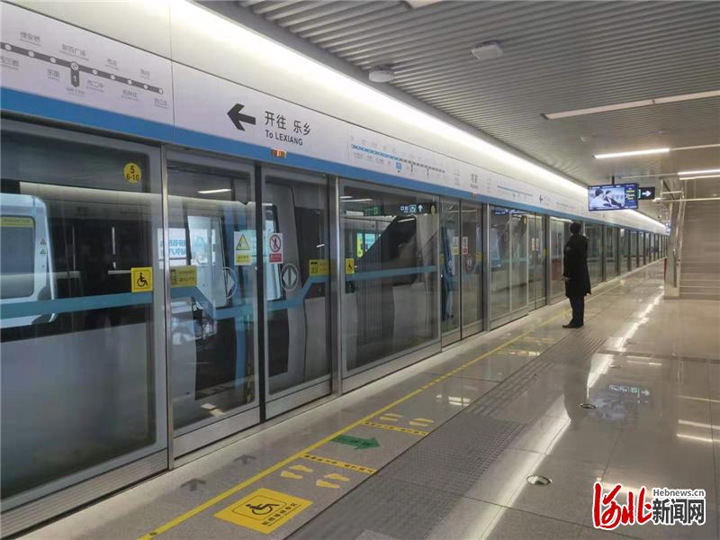 石家庄地铁3号线位同站。河北日报记者任学光摄